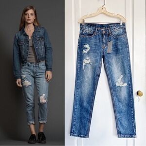 Denim CoLab • #3A10 Byron Boyfriend jeans loose fit straight distressed faded